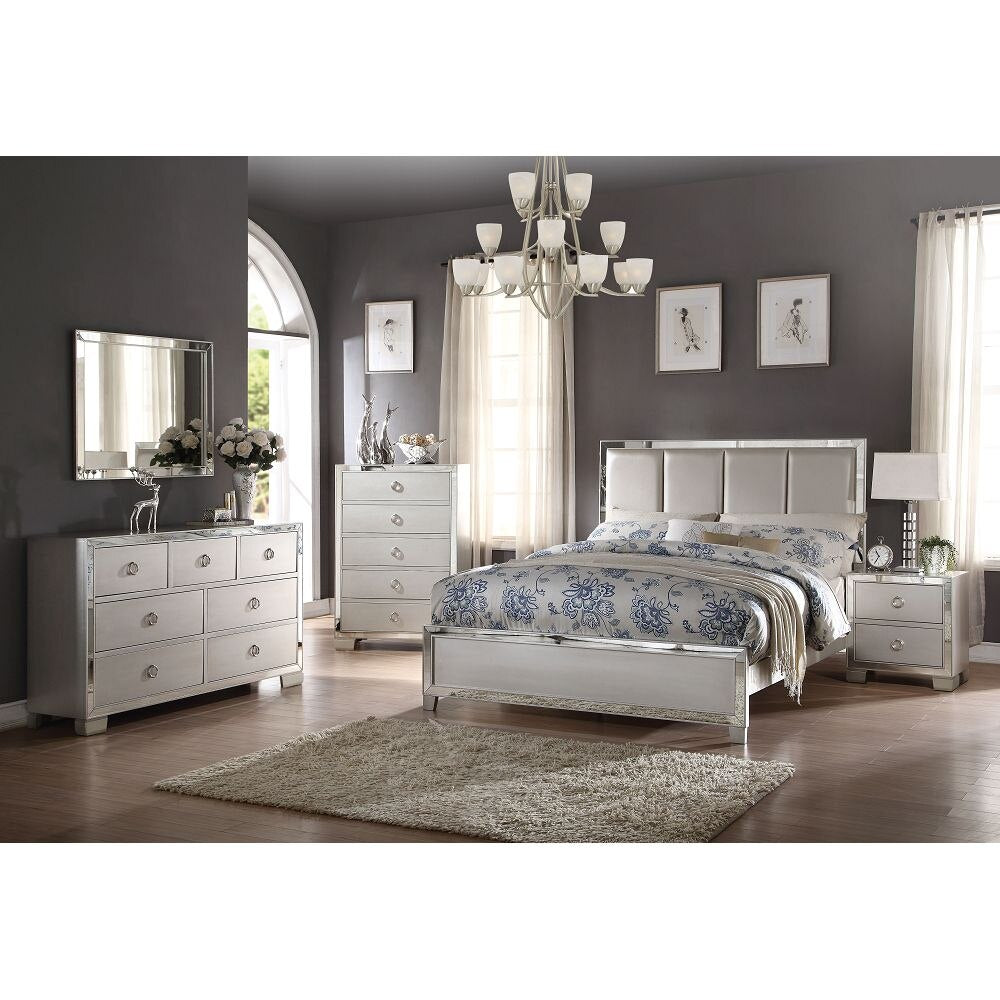 Voeville Bed in Platinum